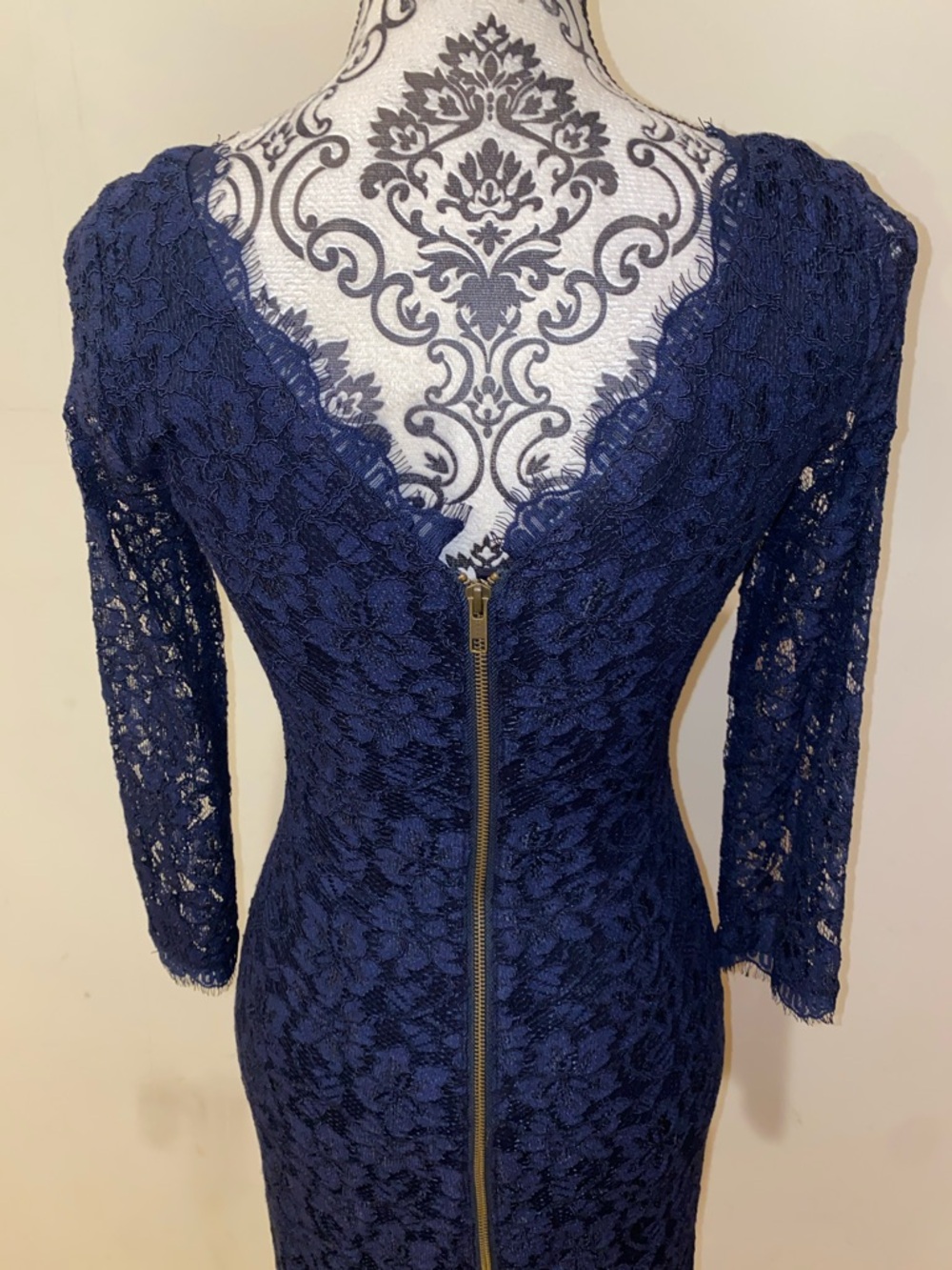 NWT!! Diane Von Furstenberg Zarita Navy Lace 3/4 Sleeve Sheath Dress Size 2 - Picture 10 of 16